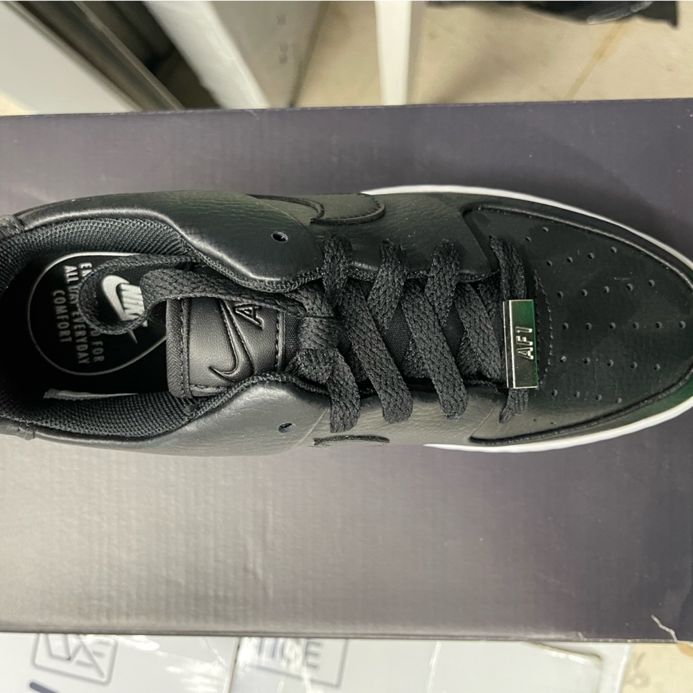W Nike Black and White Athletic AIr Force 1 size 6.5